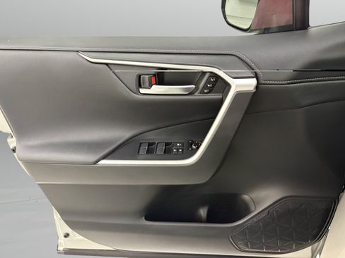 Used 2019 Toyota RAV4 Limited w/ Cold Weather Package AWD/4WD image 26