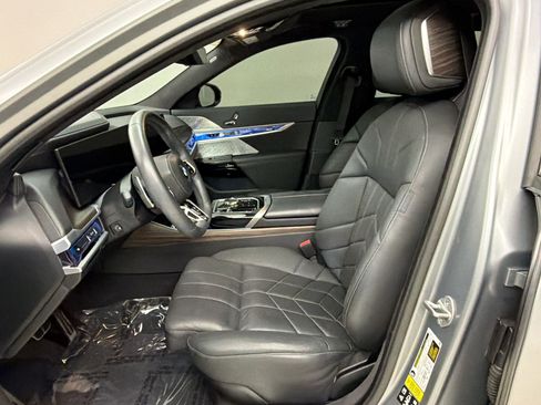 Certified 2024 BMW 760i xDrive w/ Executive Package AWD/4WD image 5