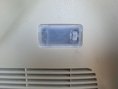 Used 2018 Toyota Highlander Limited image 11