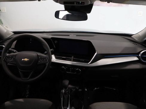 Used 2024 Chevrolet Trax LT FWD image 14