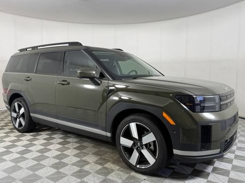 Used 2025 Hyundai Santa Fe Limited FWD image 9