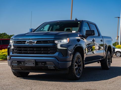 Used 2023 Chevrolet Silverado 1500 RST AWD/4WD image 3