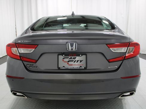 Used 2018 Honda Accord Touring image 7