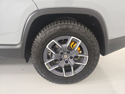 Used 2022 Rivian R1T Launch Edition AWD/4WD image 10
