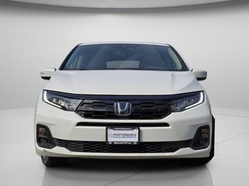 Used 2025 Honda Odyssey Touring image 3