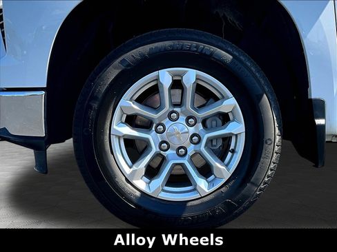 Used 2024 Chevrolet Silverado 1500 LT AWD/4WD image 33