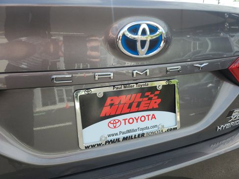 Certified 2020 Toyota Camry XLE FWD image 28