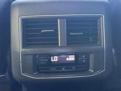 Used 2019 Volkswagen Atlas SE FWD image 26
