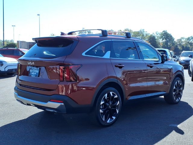 Certified 2025 Kia Sorento EX FWD image 6