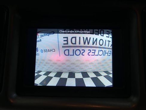 Used 2023 Dodge Challenger SXT image 9