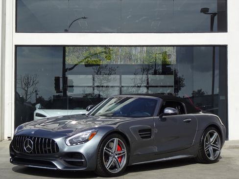 Used 2018 Mercedes-Benz AMG GT C image 2