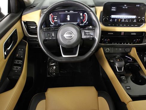 Used 2023 Nissan Rogue Platinum image 7