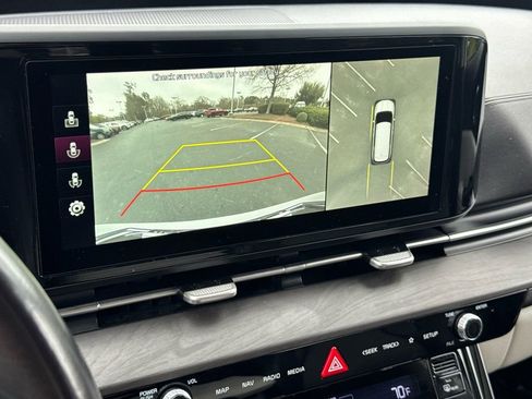 Used 2022 Kia Carnival SX image 38