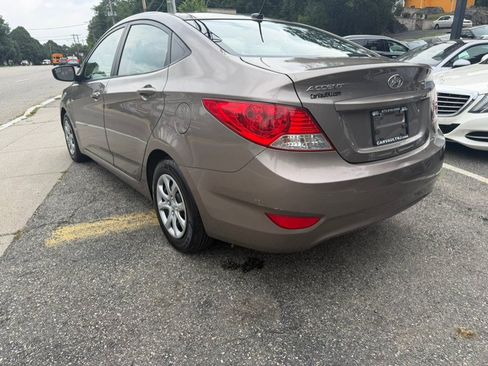 Used 2014 Hyundai Accent GLS FWD image 6