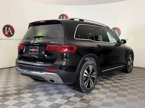 Used 2026 Mercedes-Benz GLB 250 4MATIC image 7