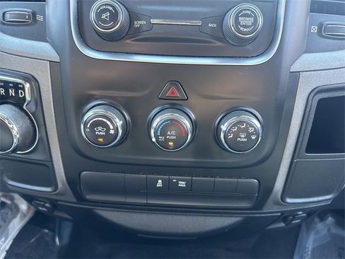 Used 2017 RAM 1500 Express image 18