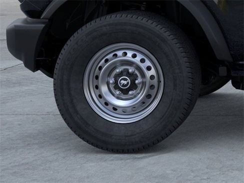 New 2025 Ford Bronco Base image 21