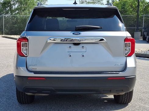 Used 2023 Ford Explorer XLT AWD/4WD image 8