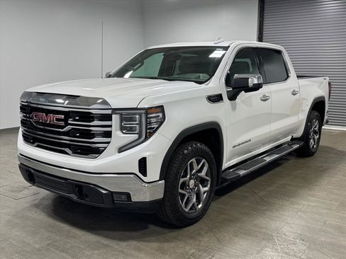 Used 2023 GMC Sierra 1500 SLT w/ SLT Premium Package image 8