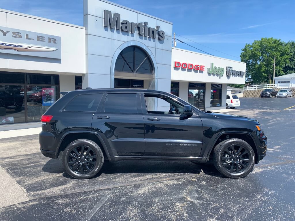 Used 2020 Jeep Grand Cherokee Altitude AWD/4WD image 8
