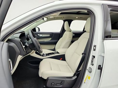 New 2026 Volvo XC40 B5 Ultra w/ Climate Package AWD/4WD image 21