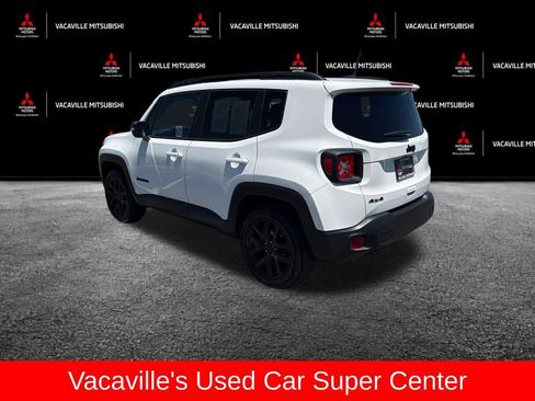 Used 2022 Jeep Renegade Altitude AWD/4WD image 3