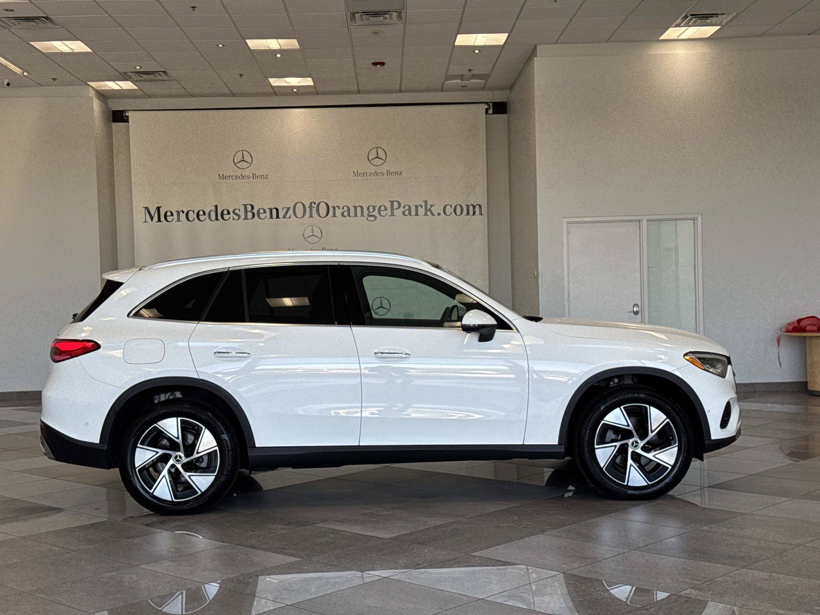 Certified 2024 Mercedes-Benz GLC 300 4MATIC image 3