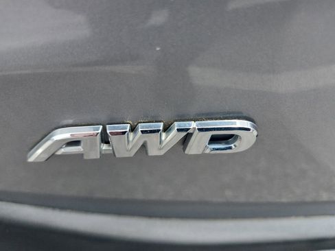 Used 2020 Toyota RAV4 XLE AWD/4WD image 10