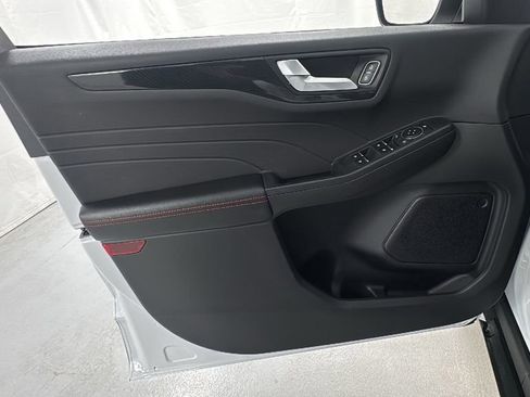 Used 2023 Ford Escape ST-Line image 19