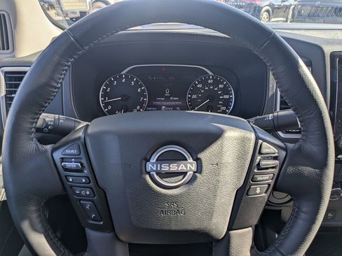 Used 2024 Nissan Frontier SL w/ Technology Package image 29