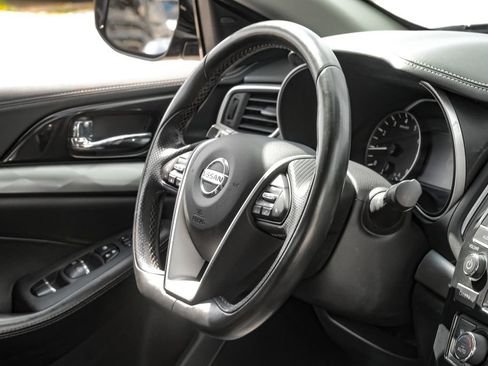 Used 2021 Nissan Maxima 3.5 SV w/ Floor Mat Group FWD image 10