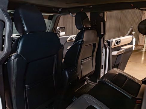 Used 2023 Ford Bronco Wildtrak image 25