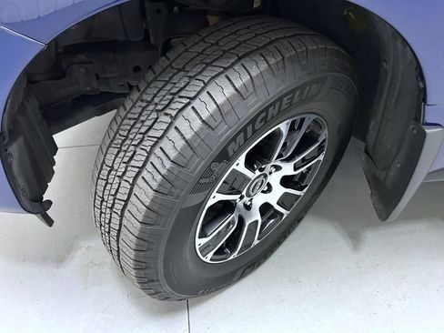 Used 2023 Nissan Titan SV w/ SV Convenience Package AWD/4WD image 23