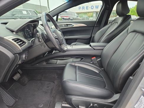 Used 2020 Lincoln MKZ w/ Convenience Package FWD image 19