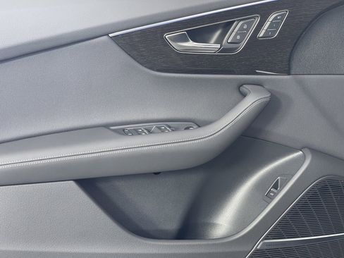 New 2025 Audi Q8 Premium Plus image 24