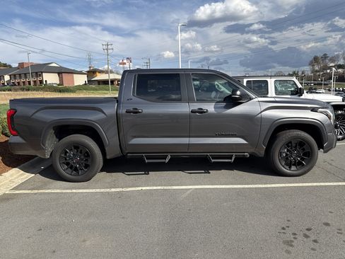 Used 2024 Toyota Tundra SR5 w/ SR5 Convenience Package image 11
