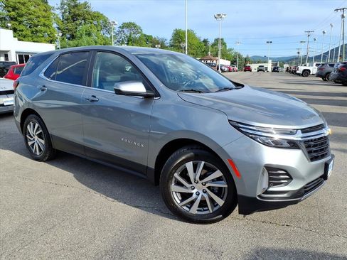 Used 2024 Chevrolet Equinox LT FWD image 2