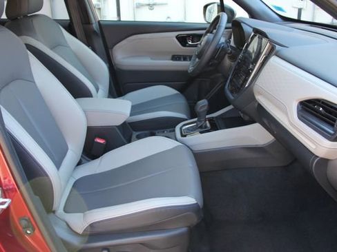 Used 2025 Subaru Forester Limited image 34