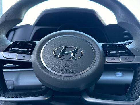 Used 2022 Hyundai Elantra SEL FWD image 22