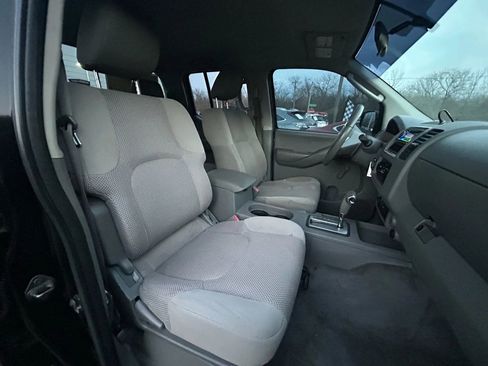 Used 2011 Nissan Frontier S image 11