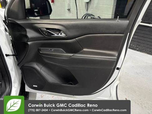 Used 2018 GMC Acadia SLT FWD image 19