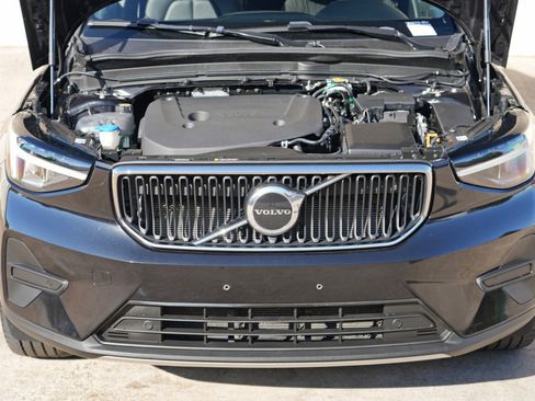 Used 2023 Volvo XC40 B5 Core w/ Protection Package Premier AWD/4WD image 7