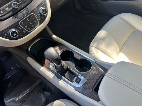 Used 2024 Chevrolet Malibu LT image 35