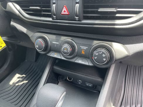 Certified 2023 Kia Forte LXS w/ LXS Technology Package FWD image 24