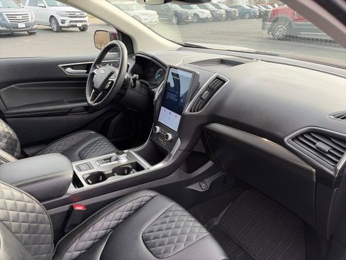Used 2023 Ford Edge Titanium w/ Class II Trailer Tow Package AWD/4WD image 23