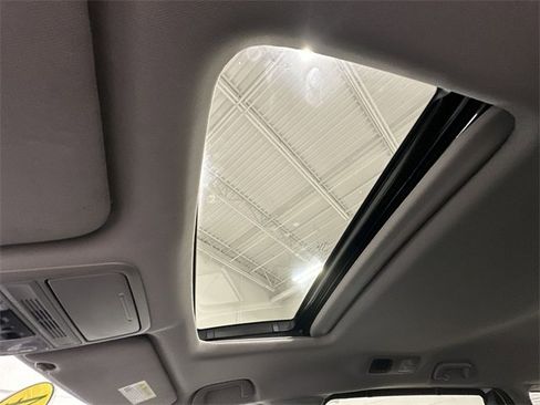 Used 2024 Honda Odyssey EX-L image 30