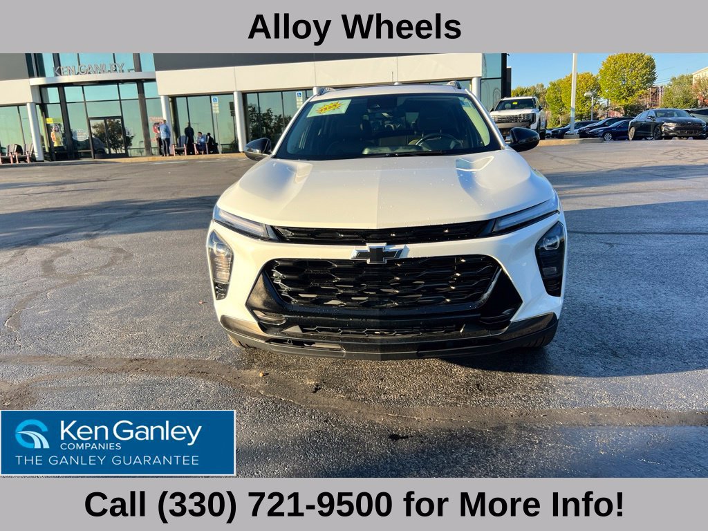 Used 2025 Chevrolet Trax ACTIV w/ Sunroof Package FWD image 3