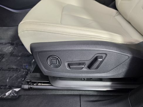 Certified 2024 Audi Q3 2.0T Premium Plus AWD/4WD image 4