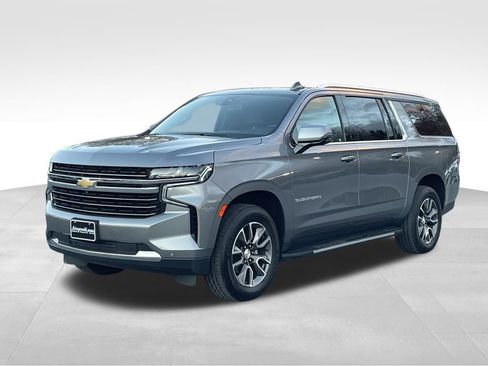 Used 2022 Chevrolet Suburban LT w/ LT Signature Package image 2