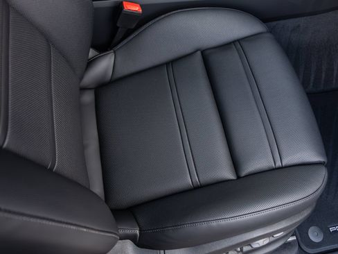 New 2026 Porsche Cayenne Coupe AWD/4WD image 44